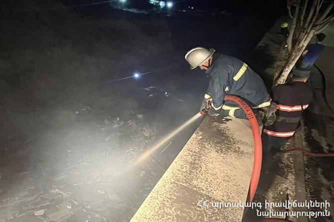 Пожар произошел на территории крупного торгового центра в Ереване