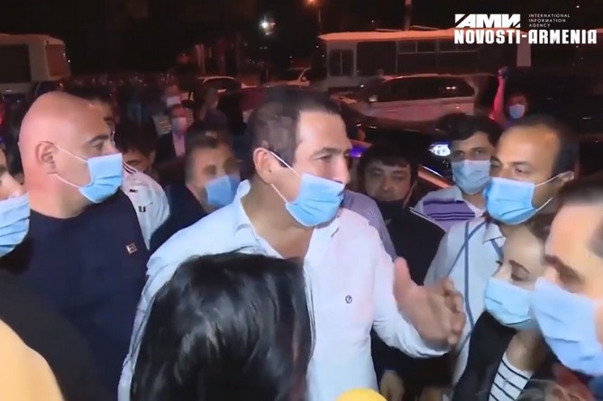 Суд перенес рассмотрение дела об изменении меры пресечения в отношении Царукяна 