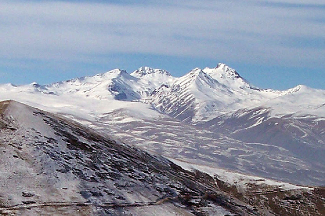 Лавина сошла на Арагаце и накрыла 9 человек, один пропал без вести