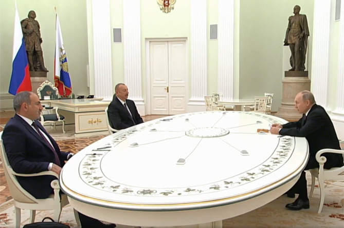 В аппарате Пашиняна опровергли сообщение о его закрытой встрече с Путиным и Алиевым