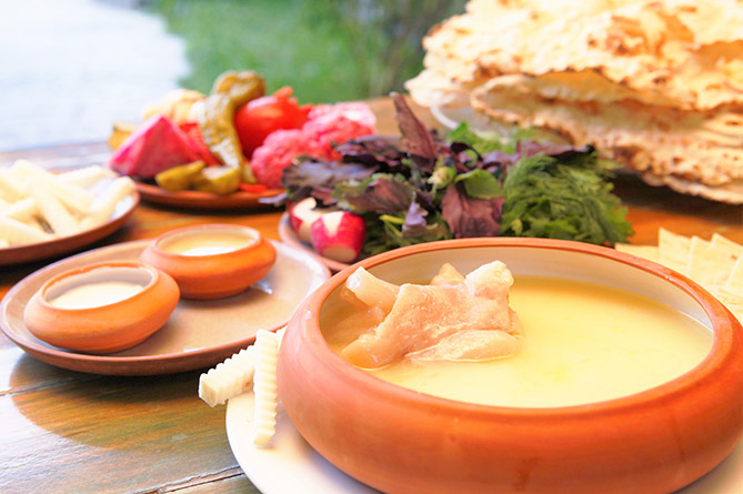 хаш, источник: YerevanResto - https://yerevanresto.am/chronicles/Khashi-sezony-bacvats-e