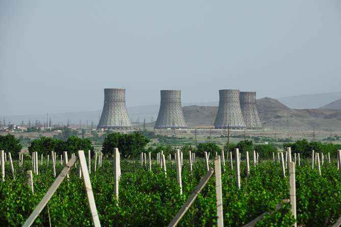 Россия учтет новые риски, если США построят ядерные реакторы в Армении: Шойгу напомнил о Фукусиме