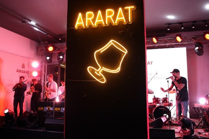 ARARAT Coffee. Теплый столичный вечер, посвященный новому произведению мастеров Ереванского коньячного завода-3