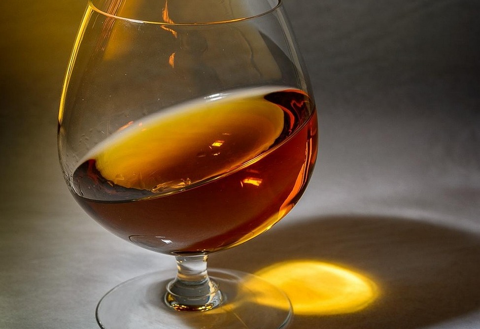 Все проблемы с Россией будут решены: спикер НС Армении - о проблемах с Прошянским коньячным заводом 