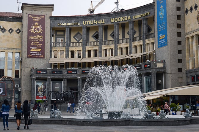 Одну из центральных улиц Еревана частично перекроют на весь день из-за концерта