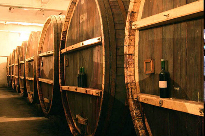 Первая в мире винодельня и древние монастыри: о секретах Армении, которые заинтересуют туристов