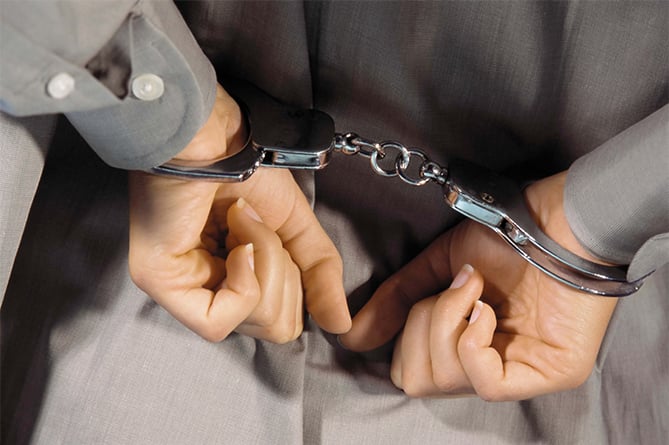 Трое жителей Еревана задержаны при получении около 5 кг контрабандной марихуаны, ввезенной иностранцем — СК 