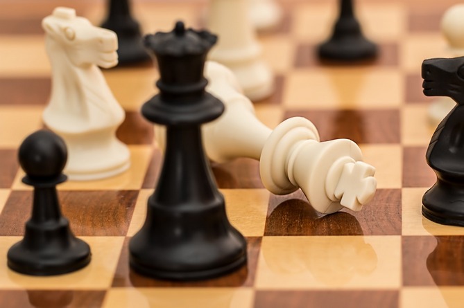 Классические шахматы станут быстрее: FIDE готовит новые правила