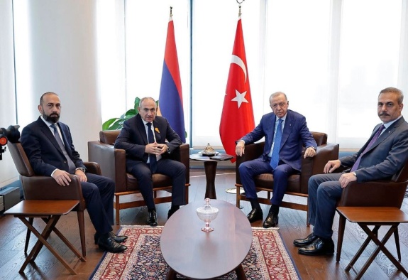 Փաշինյանն ու Էրդողանը կարևորել են առևտրատնտեսական կապերի խթանումն ու Անիի կամրջի վերականգնումը