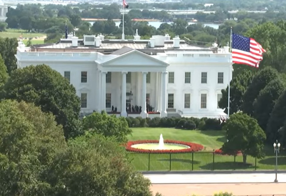 Администрация Трампа обсуждает планы возможных ударов по Ирану - СМИ