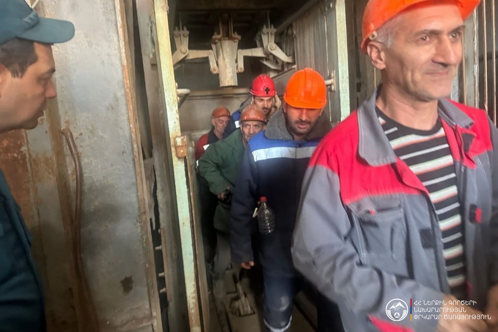 шахта спасатели 