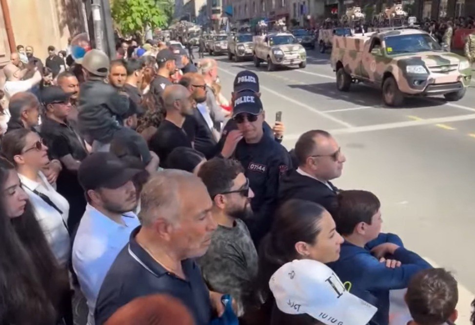 В Ереване стартует Военный парад 