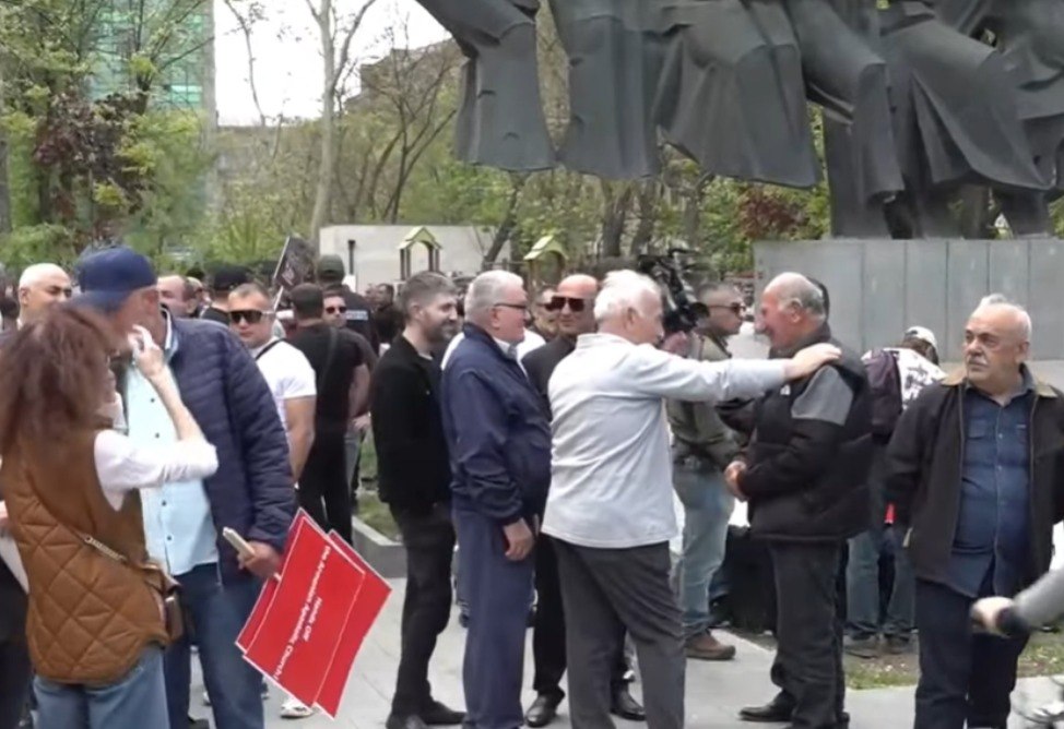 В Ереване стартует шествие в поддержку армянских пленных в Баку и политзаключенных в Ереване