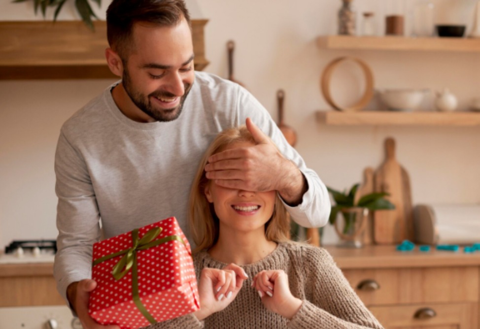 дарить подарок, счастье