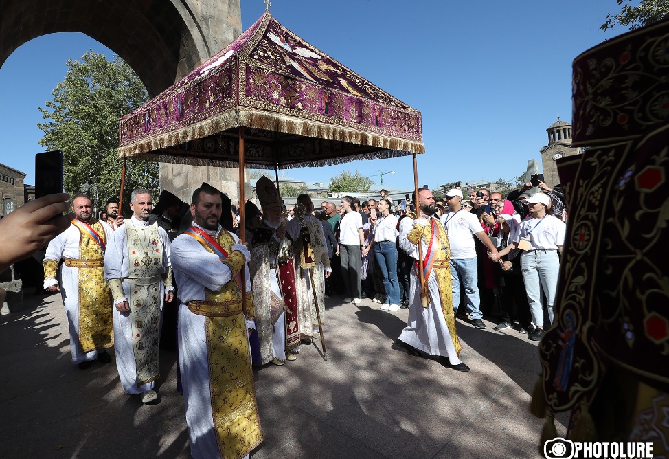 Церемония переосвящения главного собора Первопрестольного Святого Эчмиадзина-5