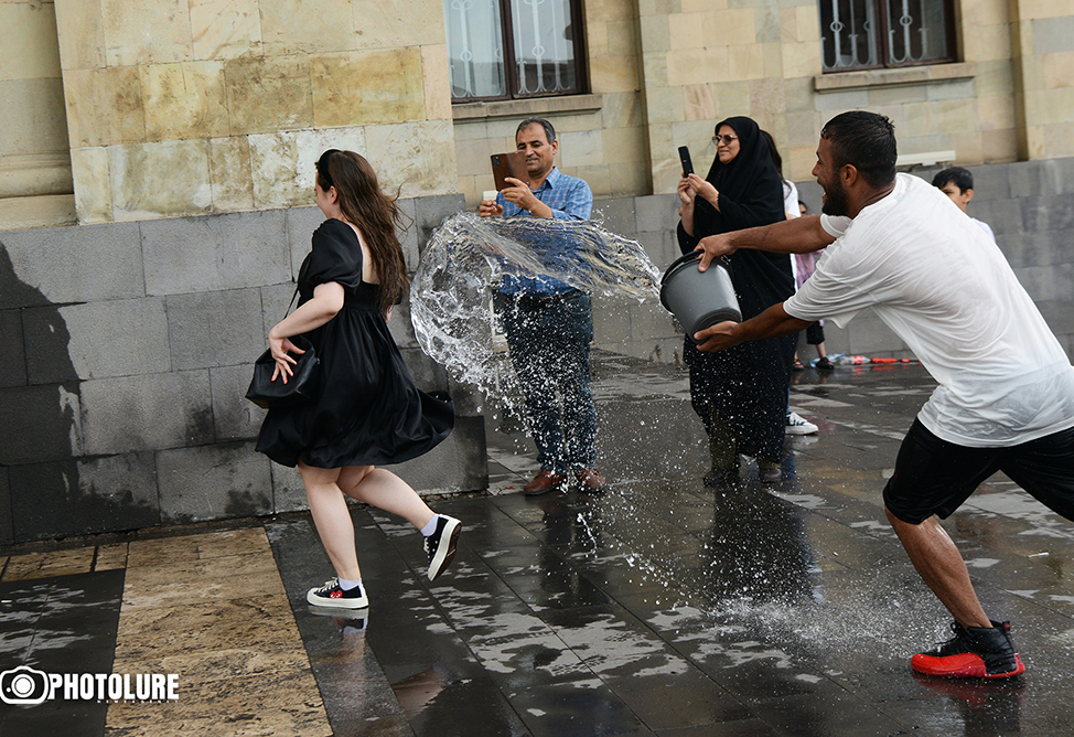 Ереван празднует Вардавар-3