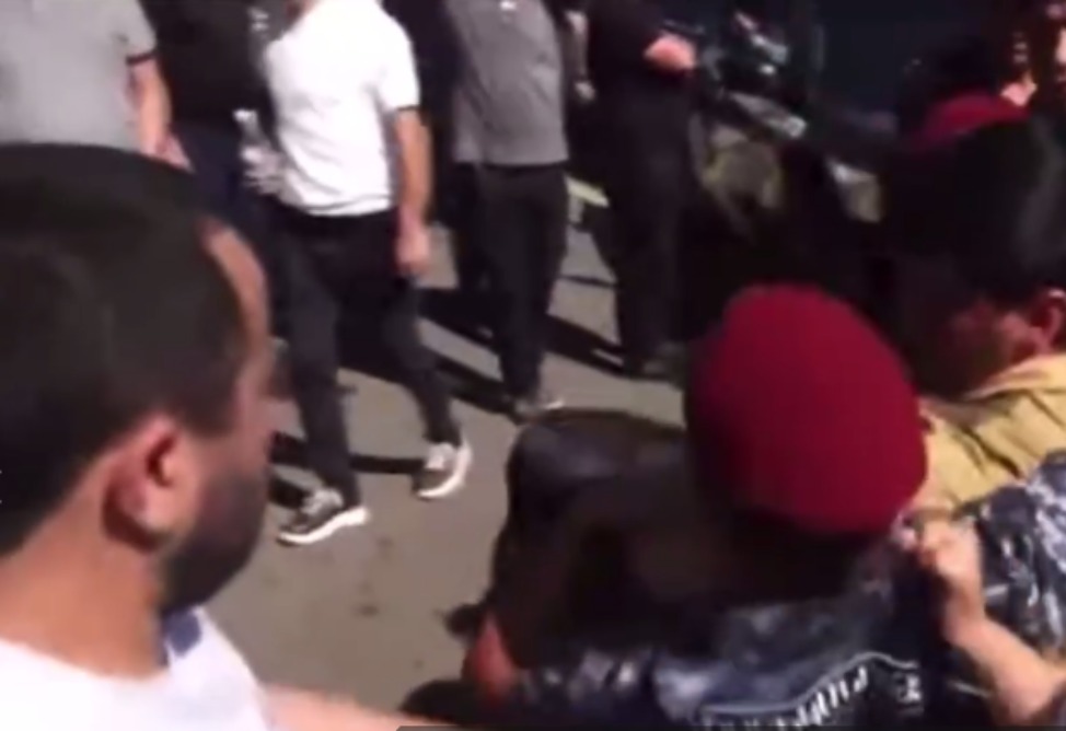 42 участника акции протеста в Ереване подвергнуты приводу - МВД