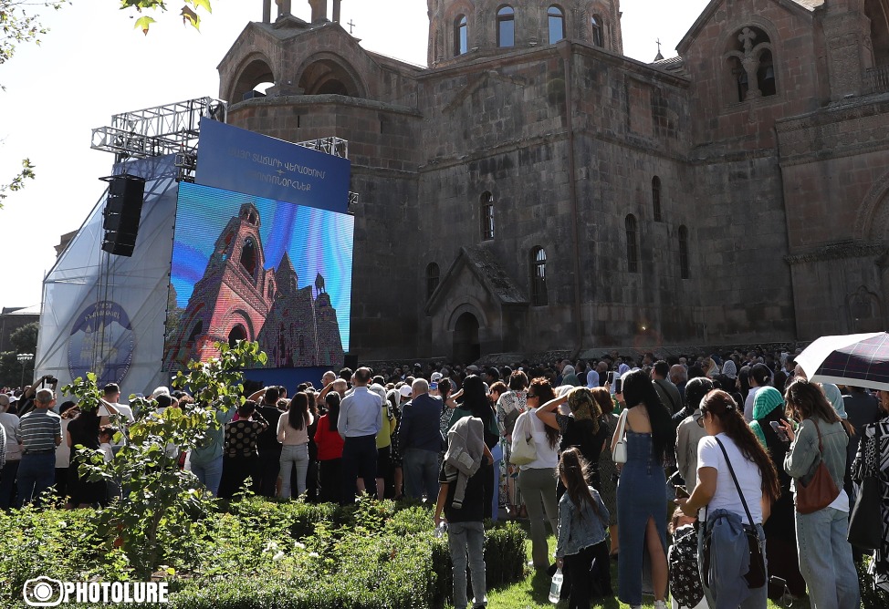 Церемония переосвящения главного собора Первопрестольного Святого Эчмиадзина-6