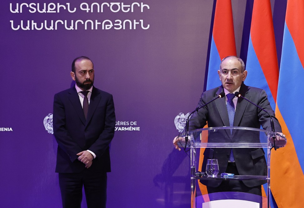 Пашинян и Мирзоян прокомментировали видео с фразой о Турции