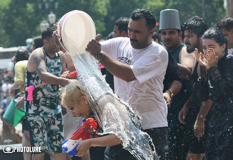 Ереван празднует Вардавар-6