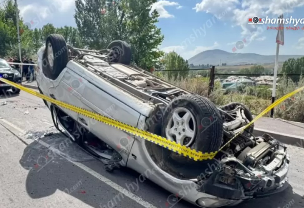 Խոշոր ավտովթար՝ Գեղարքունիքում․ 16–ամյա վարորդը Mercedes–ով բախվել է քարերին և գլխիվայր շրջվել