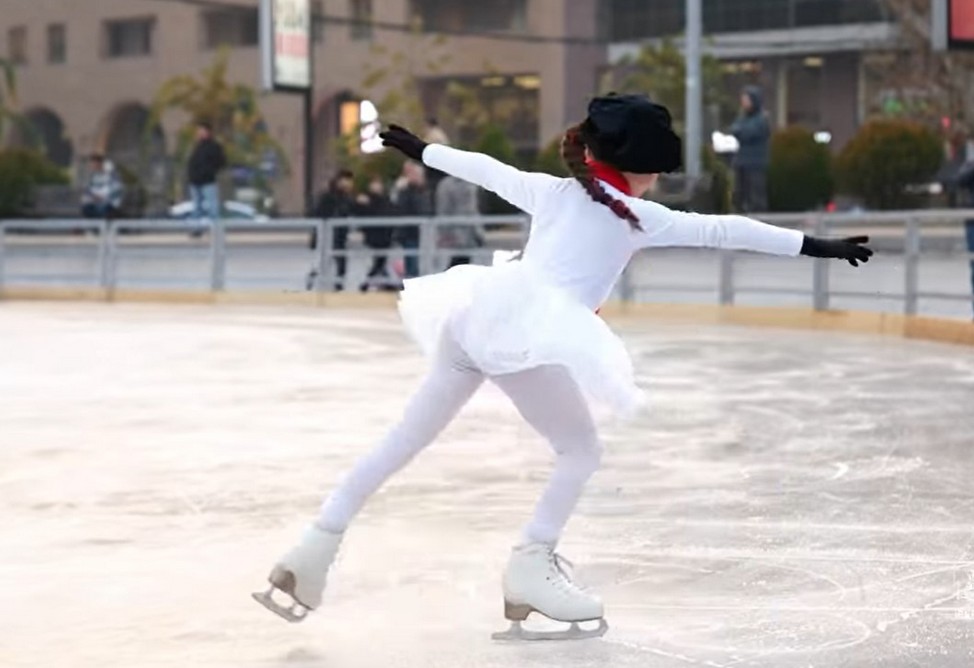 Сезон открыт: каток на Лебедином озере вновь доступен для ереванцев (ВИДЕО) 