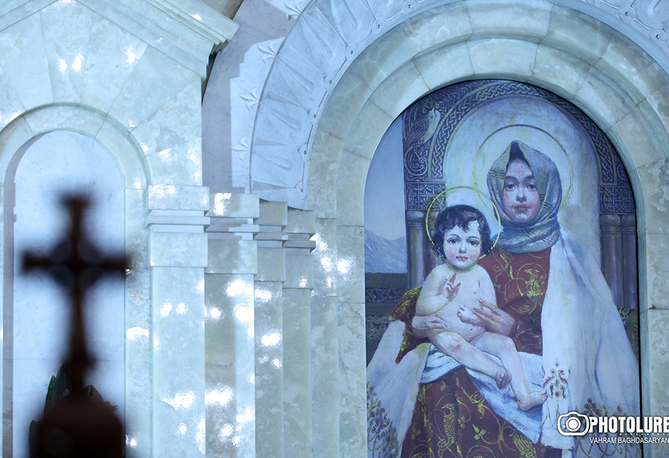 Армянская Апостольская Церковь празднует Святое Рождество Христово