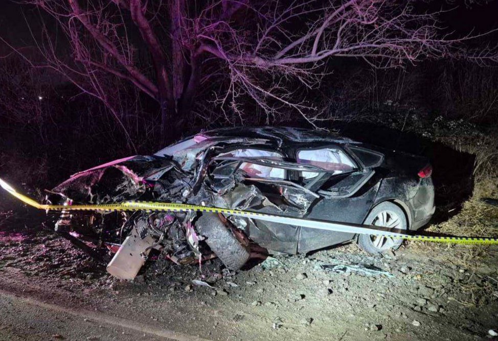 Две машины столкнулись на трассе на западе Армении, погибли оба водителя 