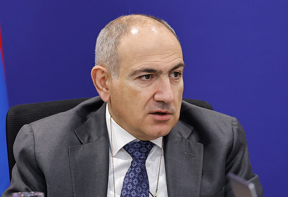 Пашинян присутствует на литургии в церкви села Мргашат Армавирской области