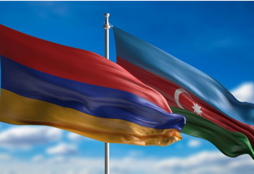 Азербайджанская делегация во главе с Мустафаевым прибыла в Армению