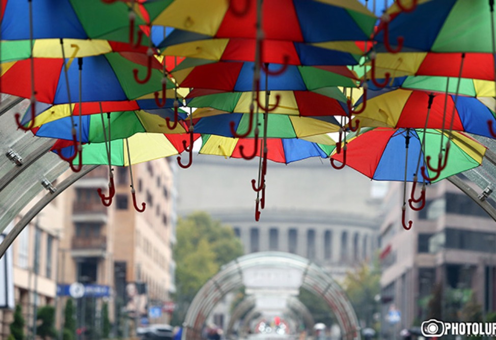 В Ереване ожидаются дождь и потепление до 14 градусов 