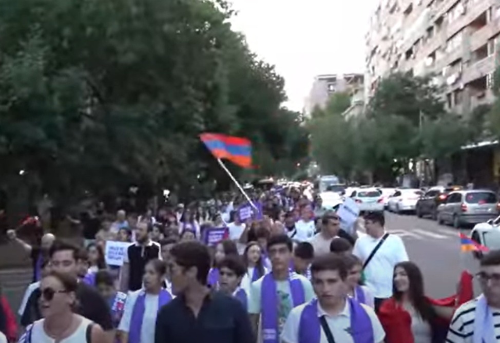 Движение "Тавуш во имя Родины" проводит молодежное шествие в Ереване