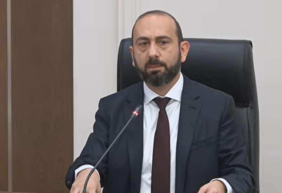«Երևանն ու Բաքուն չունեն միասնական մոտեցում ՀՀ Սահմանադրության հարցում»․ Միրզոյան