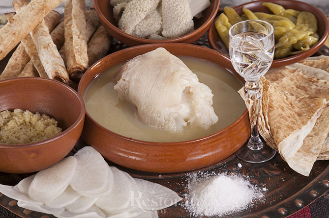 хаш, источник: www.restoran.ru - https://www.restoran.ru/msk/news/restoransnewsmsk/hash_vs_mikado_v_restorane_gayanes/
