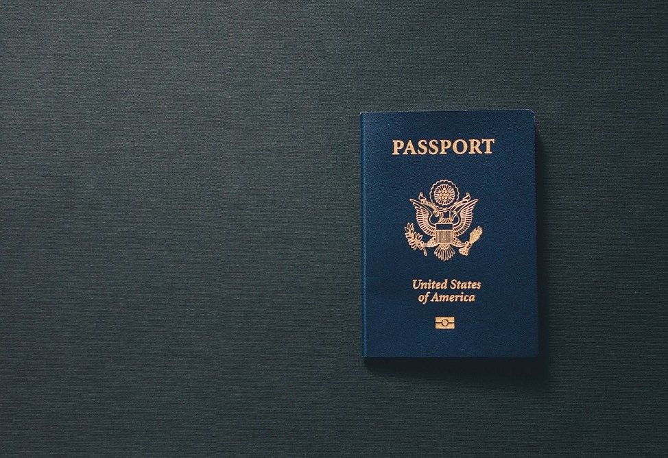   Администрация Трампа хочет отменить "гражданство по рождению": делом занимается Верховный суд США