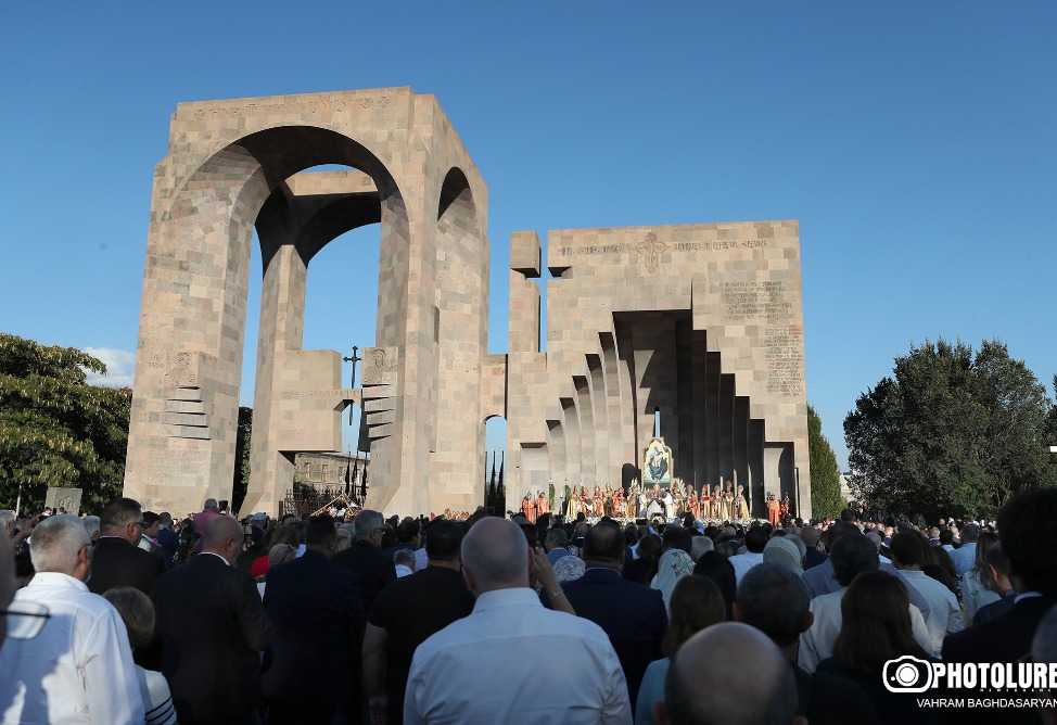 Церемония освящения Святого мира в Эчмиадзине-4