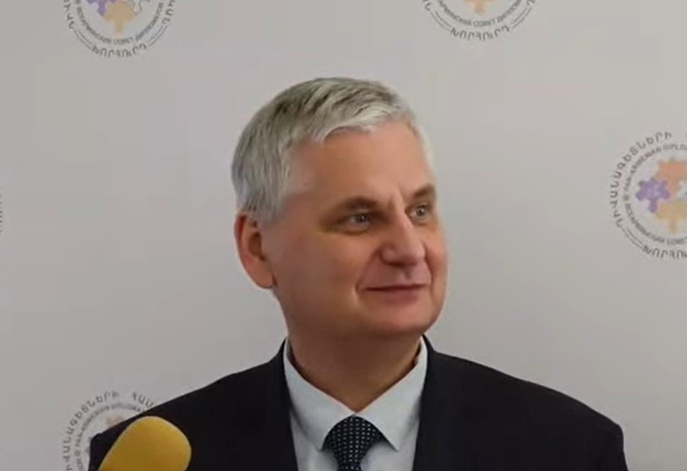  Երևանին ձեռնտու է ձգձգել ԵԱՏՄ-ի և ԵՄ-ի միջև ընտրությունը, Մոսկվայի համբերությունը սպառվում է. ռուս քաղաքագետ