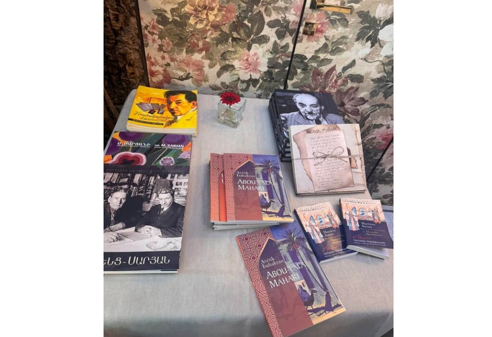 Аветик Исаакян, Венеция