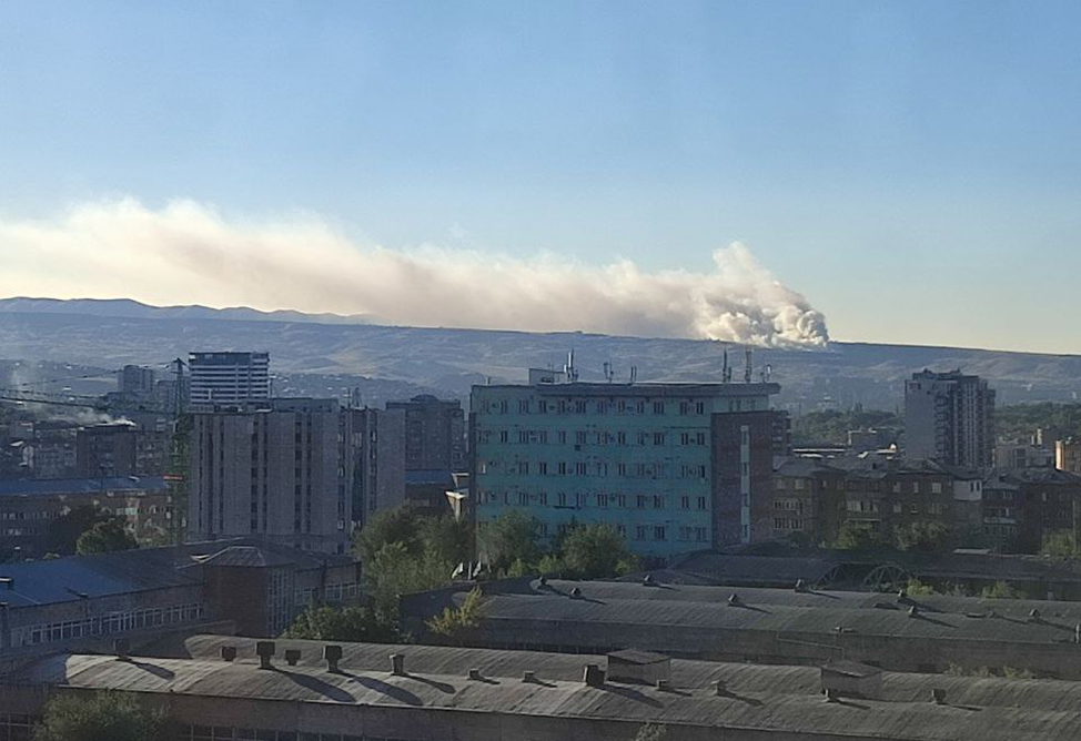 Нубарашенская свалка в Ереване снова горит